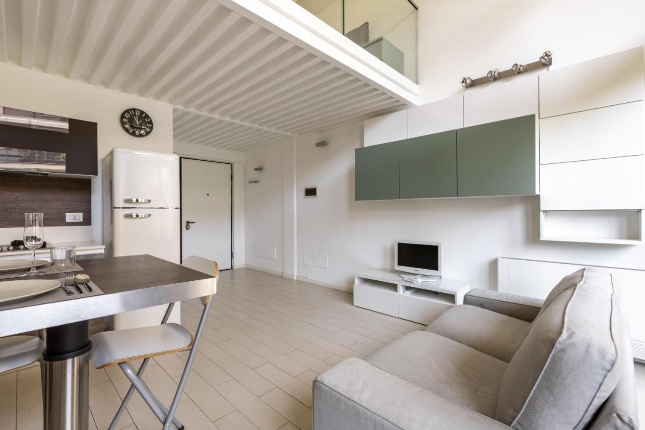 밀라노 Elegant Loft With Balcony! 아파트 외부 사진
