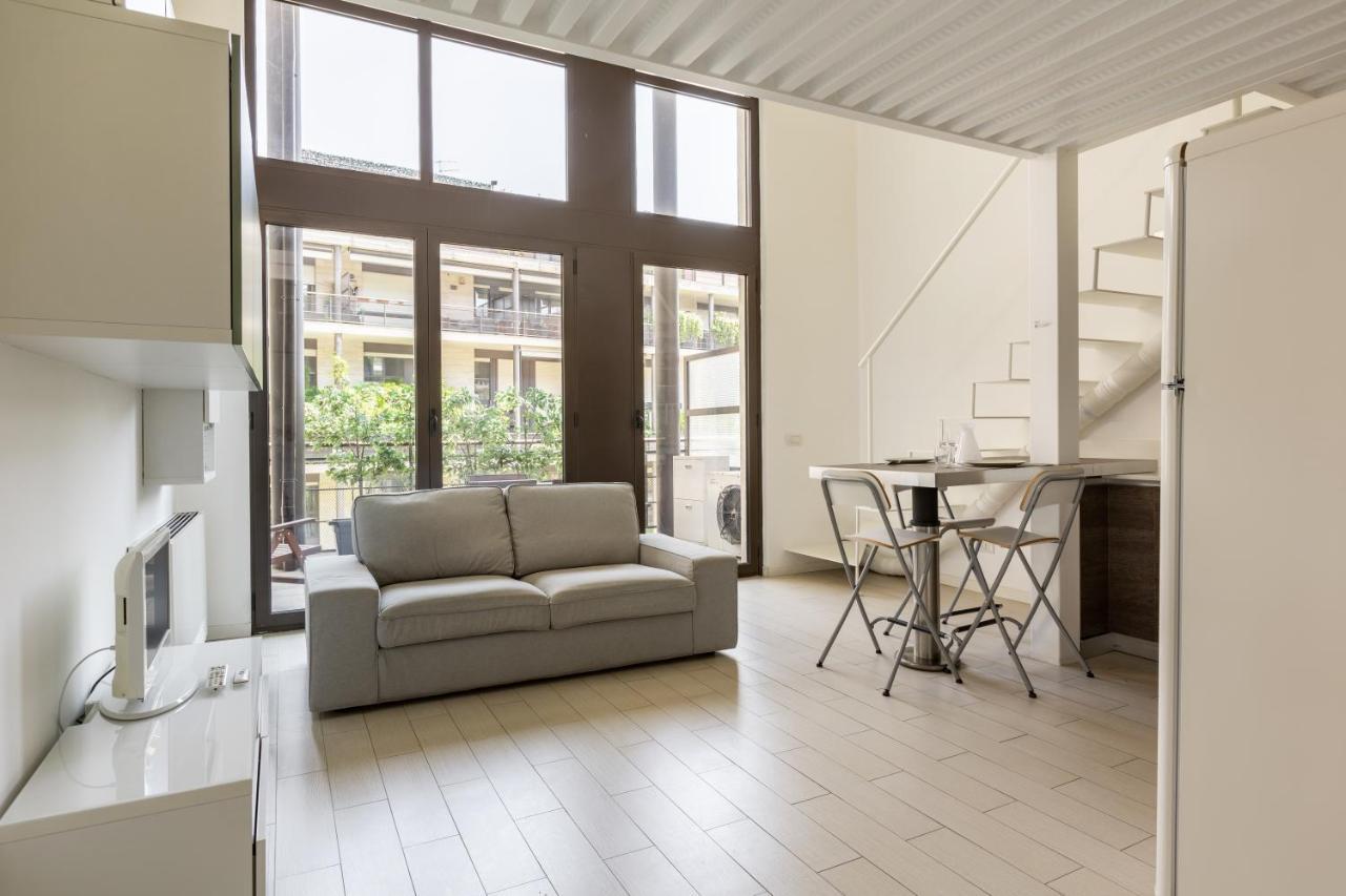 밀라노 Elegant Loft With Balcony! 아파트 외부 사진